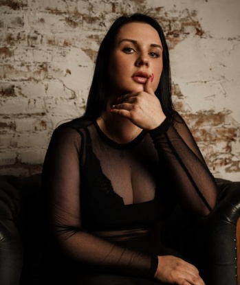 Ева, 28