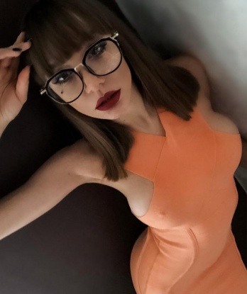 Милана, 25